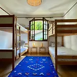 Yacumama Hostel *