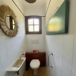 Yacumama Hostel *