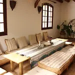 Yacumama Hostel *