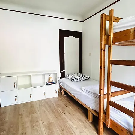 Yacumama Hostel *
