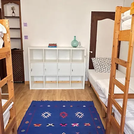 Yacumama Hostel *