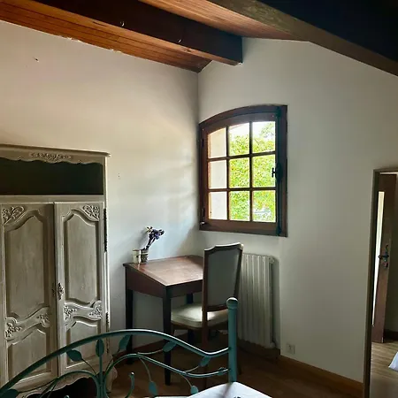 Yacumama Hostel *