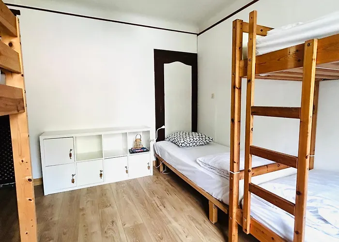 Yacumama Hostel *